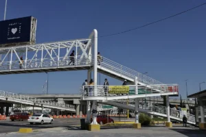 Elevadores en Cúmulo de Virgo estarán listos en septiembre; analizan desechar pasos a desnivel