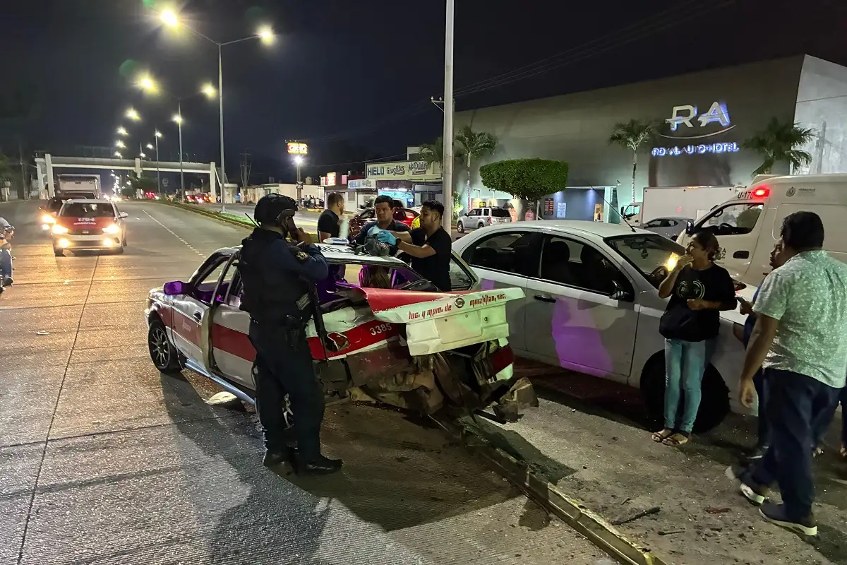Encuentran a gemelos dentro de una maleta tras accidente vial en Minatitlán