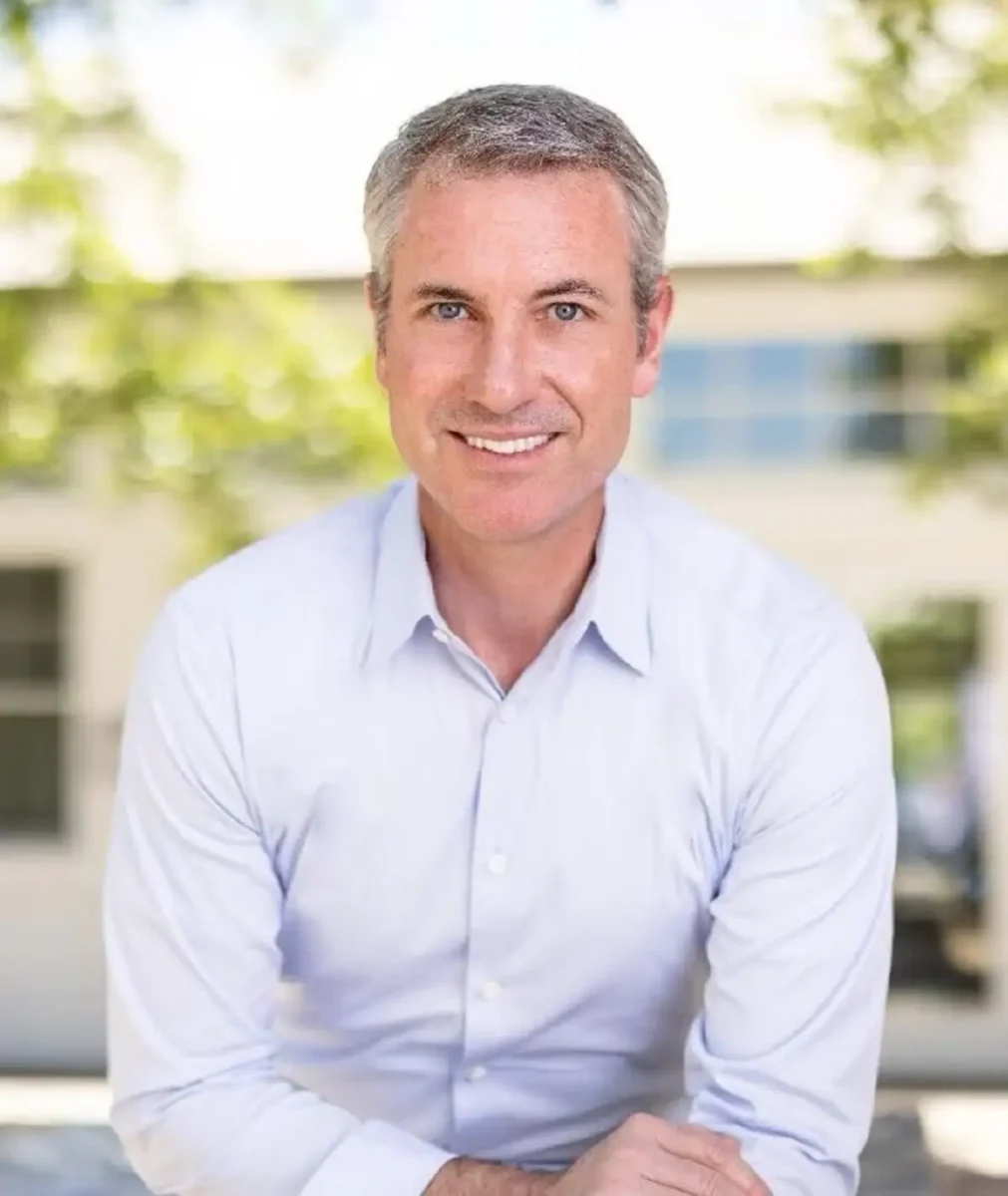 Escándalo en Astronomer: CEO y directora de personal son suspendidos tras infidelidad durante concierto de Coldplay