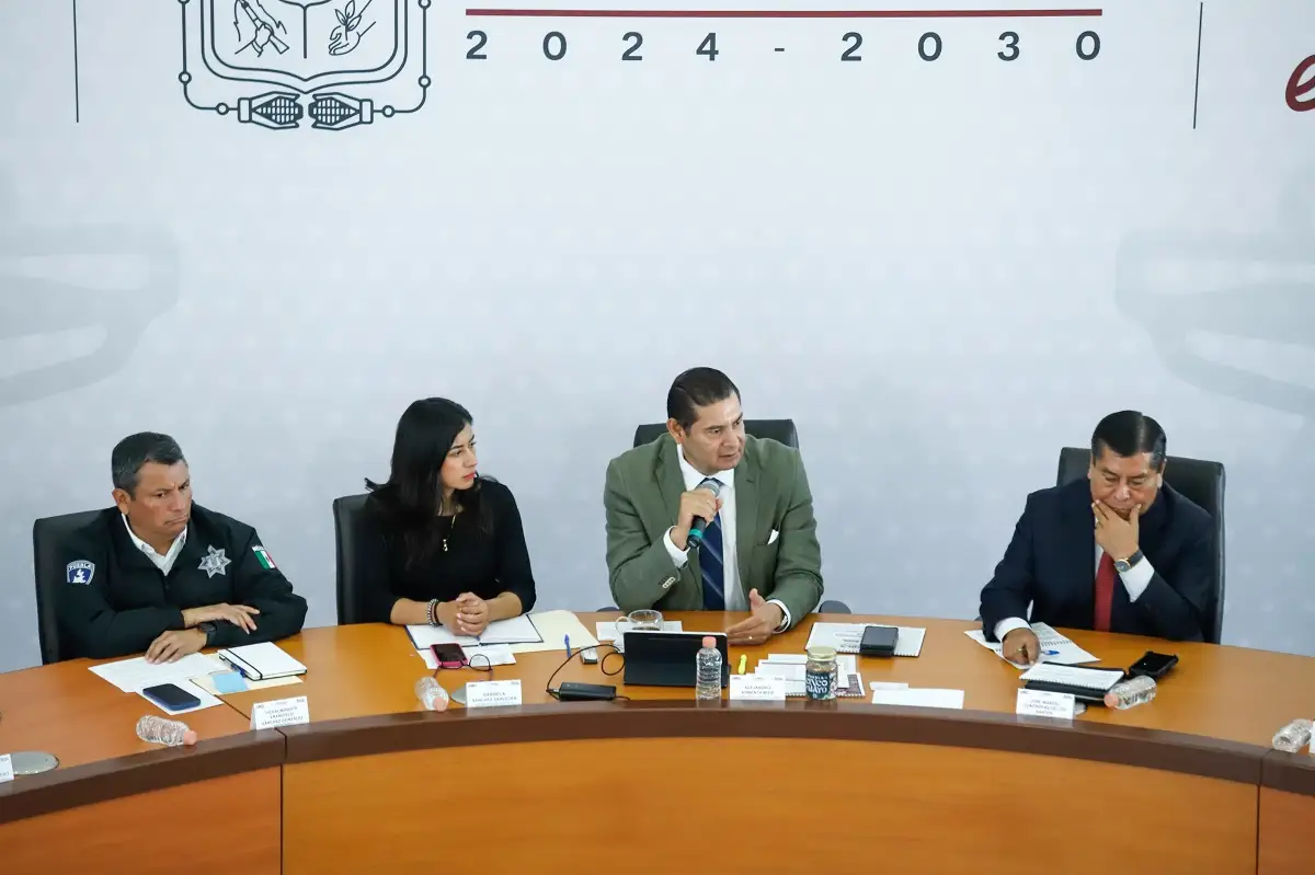 Escuadrón de Maquinaria rehabilita el equivalente a 300 calles para seguridad y bienestar de poblanos