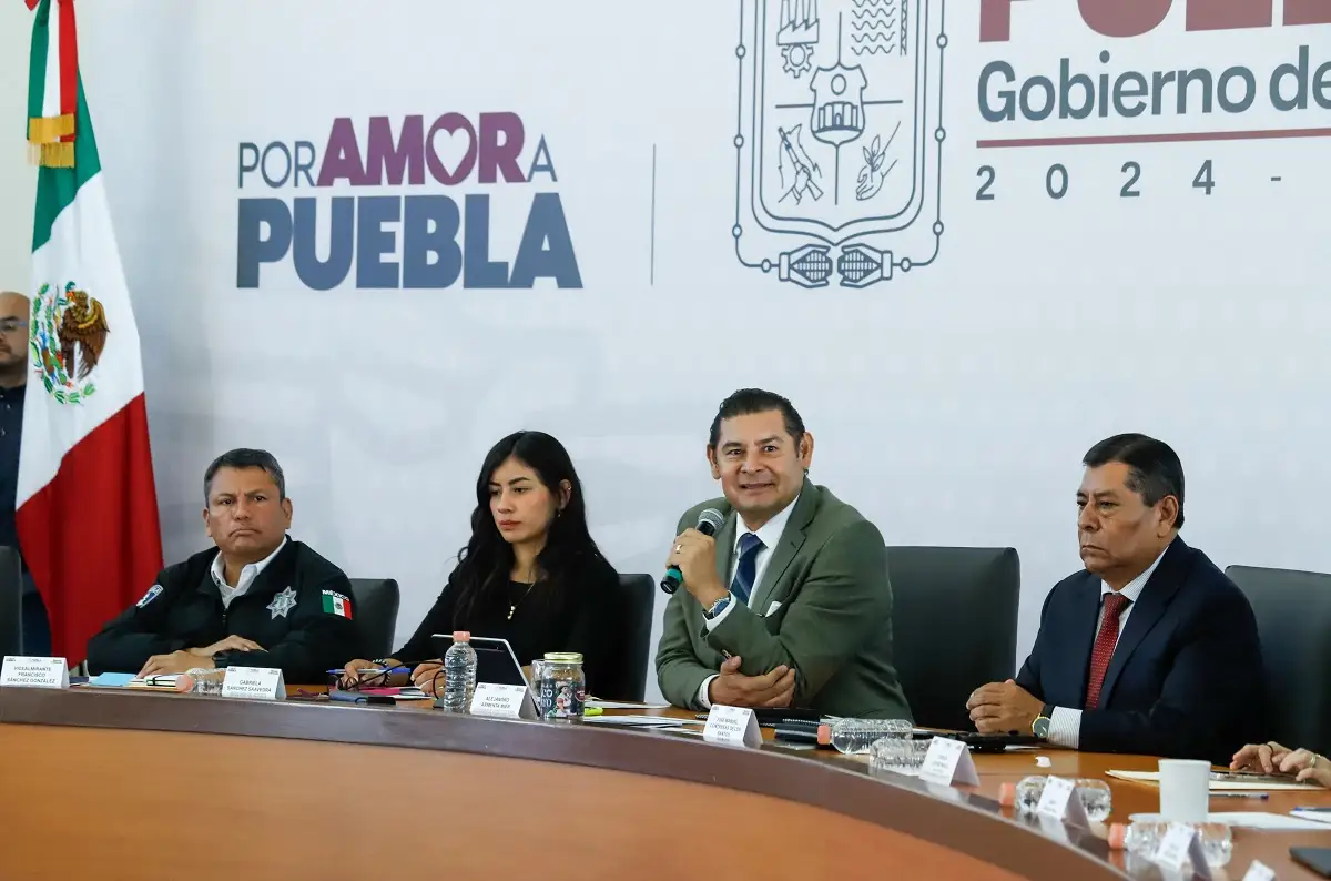 Escuadrón de Maquinaria rehabilita el equivalente a 300 calles para seguridad y bienestar de poblanos 1 Escuadrón de Maquinaria rehabilita el equivalente a 300 calles para seguridad y bienestar de poblanos