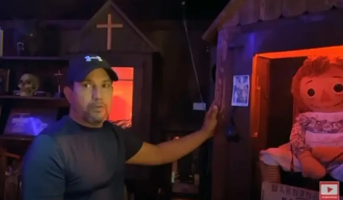 Fallece Dan Rivera, investigador paranormal y custodio de la muñeca Annabelle en un hotel