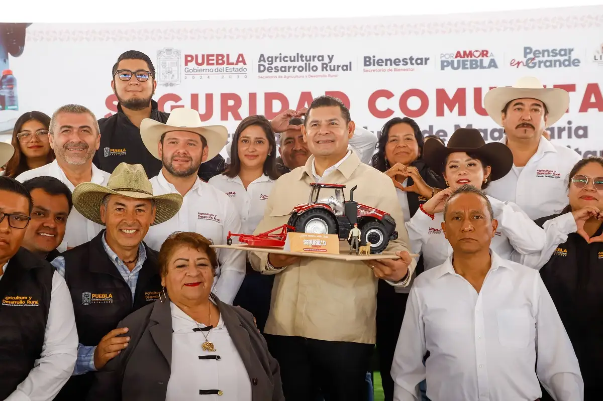 Gobierno de Puebla cumple un sueño: 27 módulos de maquinaria, drones y tractores 1 Gobierno de Puebla cumple un sueño 27 módulos de maquinaria, drones y tractores