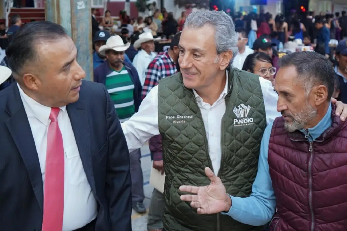 Gobierno de la Ciudad renovó el alumbrado en seis juntas auxiliares con Puebla Brilla; ahora avanzó San Andrés Azumiatla