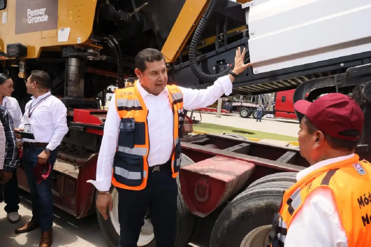 Gobierno del Estado lleva orden y seguridad con limpieza en Los Fuertes