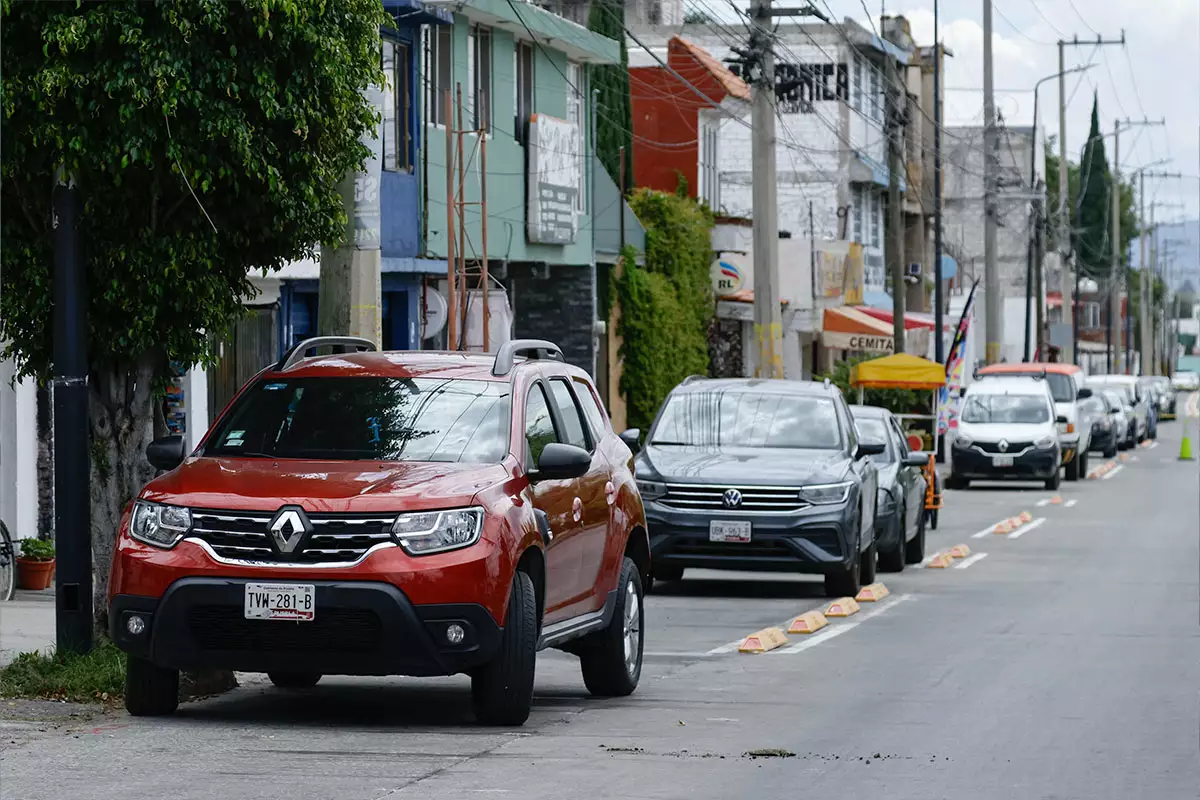 Invasión a ciclovía del bulevar Municipio Libre: comerciantes y automovilistas se adueñan del espacio