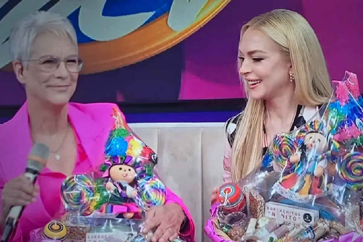 Jamie Lee Curtis se convierte en la primera persona en recibir un Oscar y una canasta de dulces en 'HOY' 1 Lindsay Lohan y Jamie Lee Curtis en Hoy