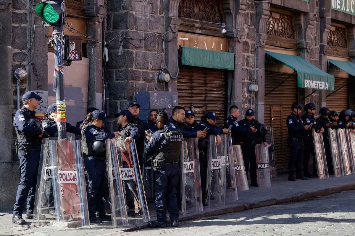 Operativo contra ambulantes en el centro de Puebla se mantendrá hasta fin de año