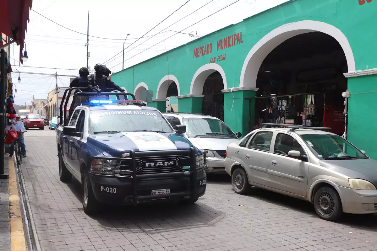 Operativos permanentes en mercados de San Pedro Cholula para salvaguardar el orden y la seguridad 3
