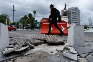 Ayuntamiento de Puebla aplicará fianzas de constructoras para reparar daños en la Avenida Juárez