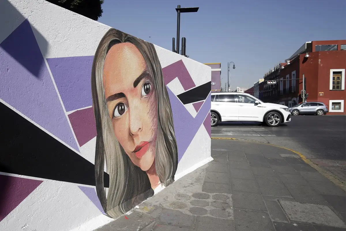 Por mantenimiento remueven mural en honor a víctimas de violencia ácida