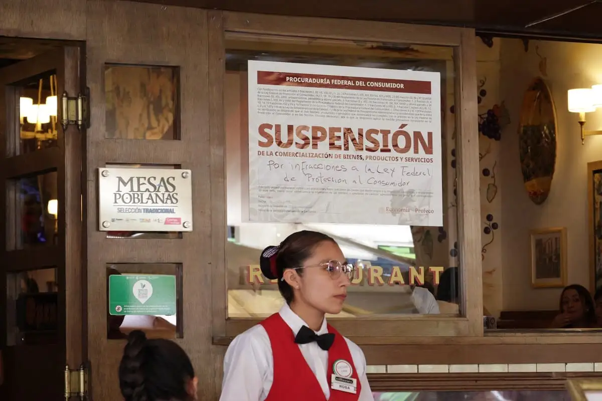 Profeco suspende tres restaurantes en el Centro de Puebla por pedir propinas