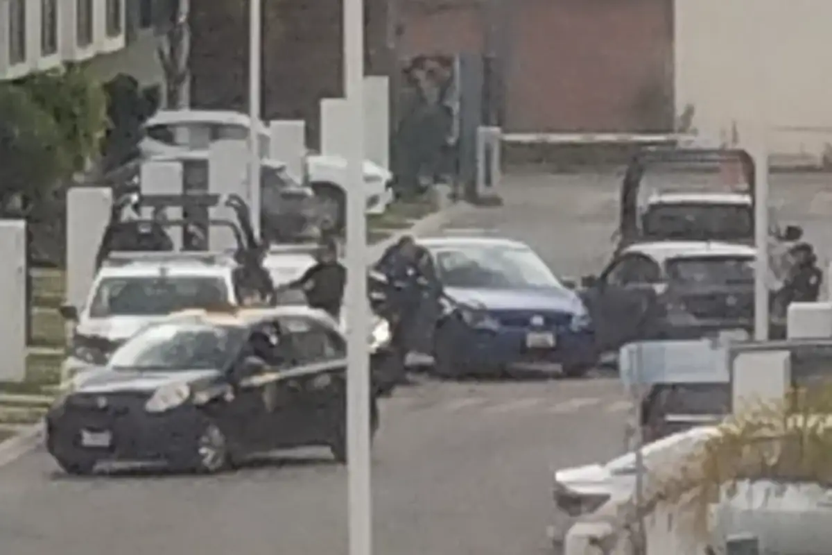 VIDEO: Reportan persecución y dos balaceras en Misiones de San Francisco este 2 de julio 1 Reportan persecución y dos balaceras en Misiones de San Francisco este 2 de julio