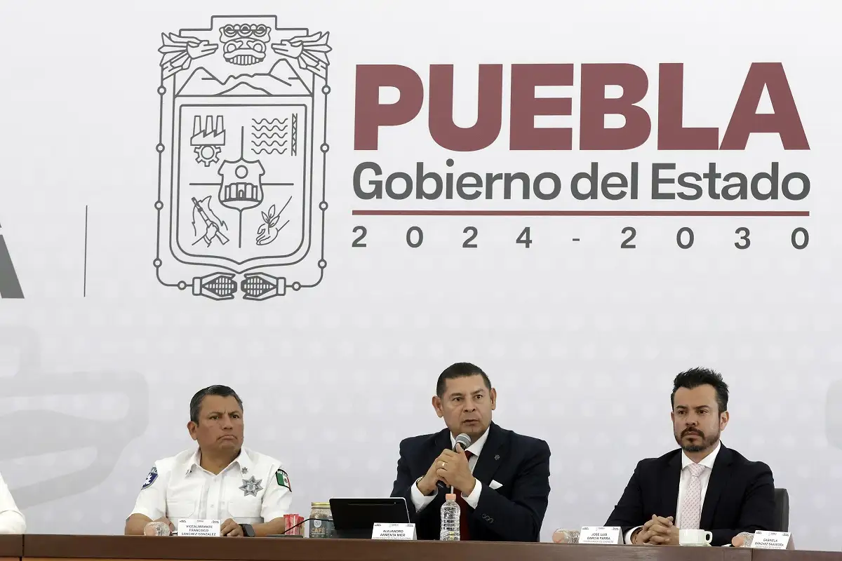 Revela Armenta que hay terrenos invadidos aledaños al Aeropuerto Hermanos Serdán; buscan recuperarlos 2 Revela Armenta que hay terrenos invadidos aledaños al Aeropuerto Hermanos Serdán