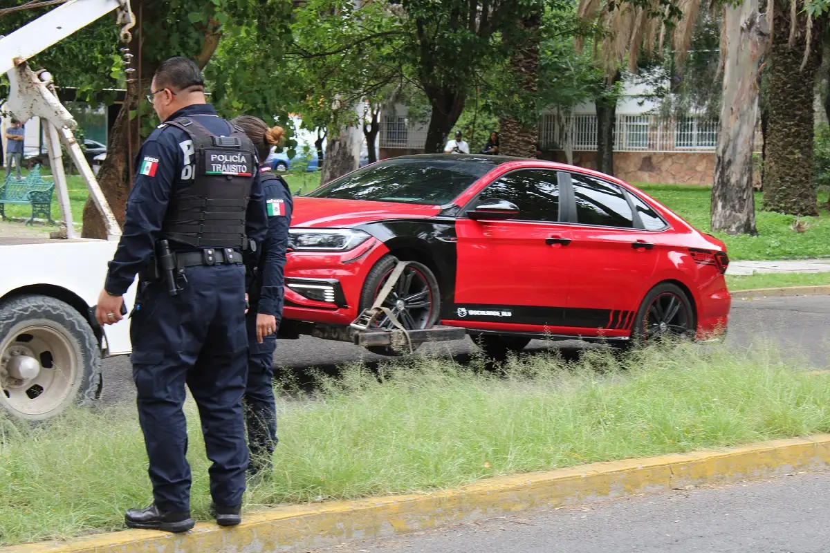 Violenta persecución termina en balacera en el Circuito Juan Pablo II 1 Violenta persecución termina en balacera en Circuito Juan Pablo II