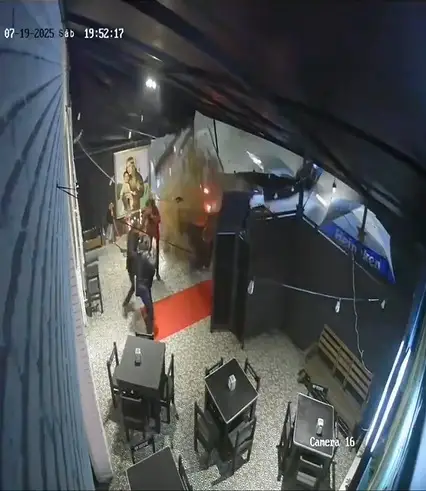 Altar de Santa Belinda sobrevive al impacto de camioneta