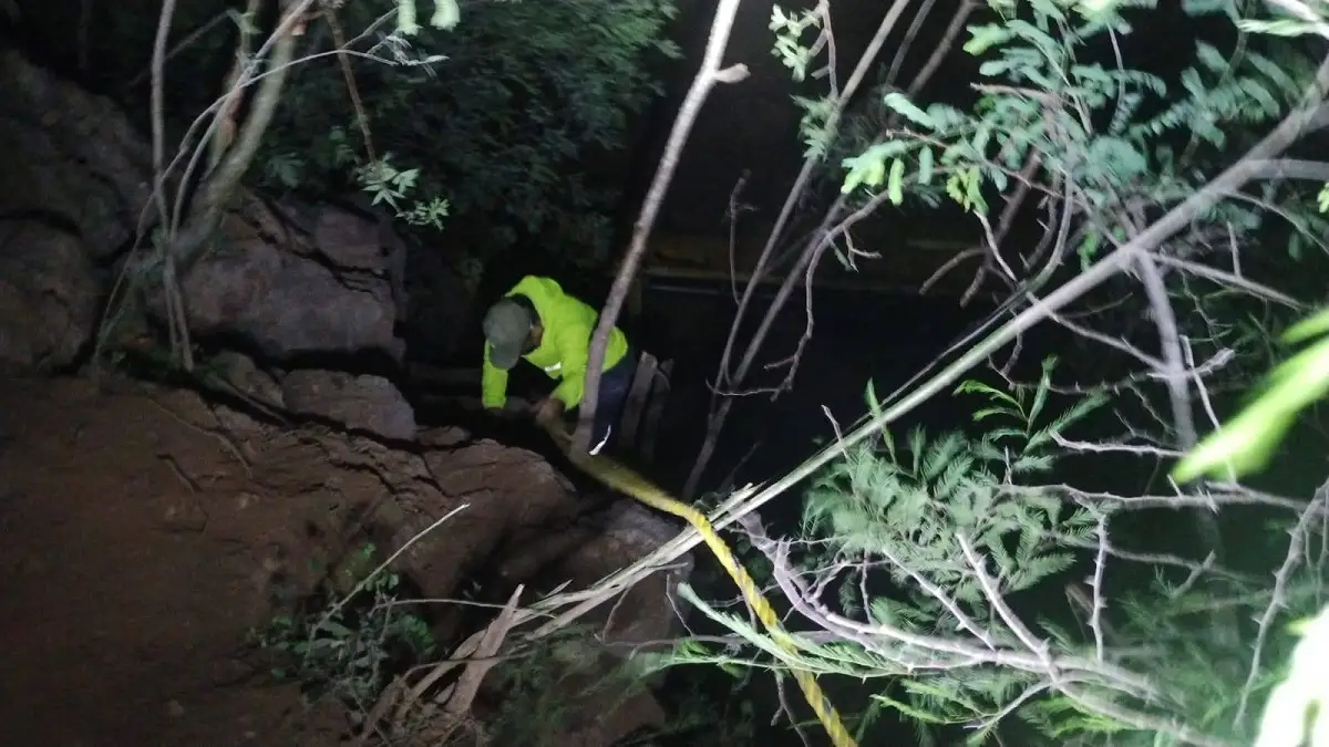 (FOTOS) Autobús de Línea Oro cae a río en la Tulcingo–Tlapa y mueren siete personas 5 río en la Tulcingo-Tlapa