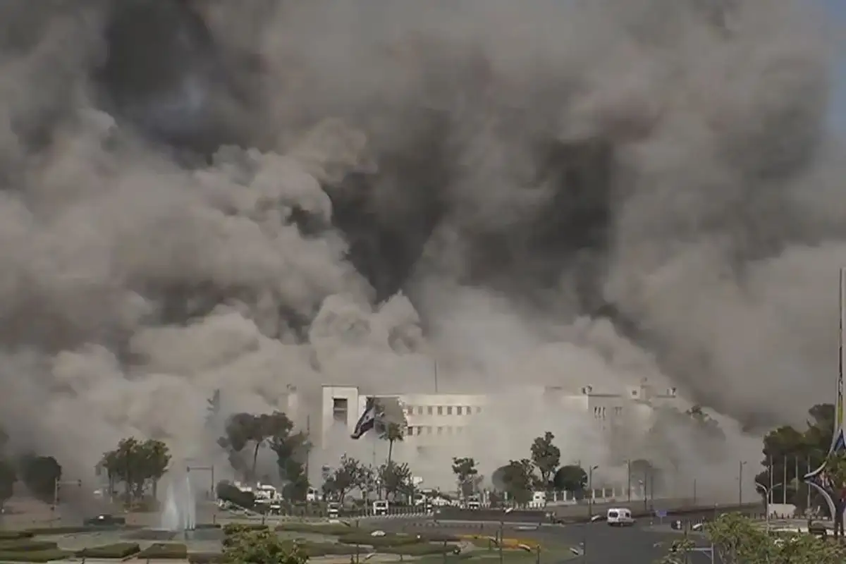 Israel bombardea y destruye cuartel del Estado Sirio en Damasco