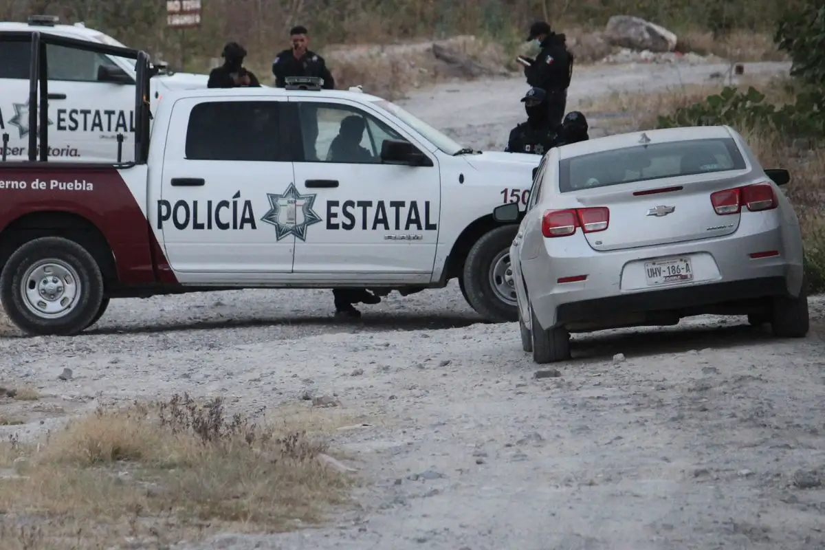 cuerpo en un auto abandonado