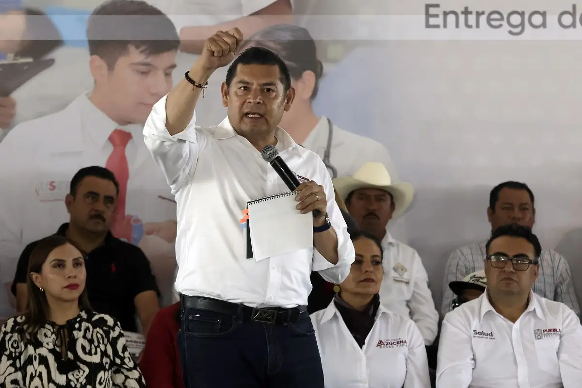 Pide Armenta a la BUAP cambiar modelo dual para que jóvenes puedan trabajar 1 Pide Armenta a la BUAP cambiar modelo dual para que jóvenes puedan trabajar