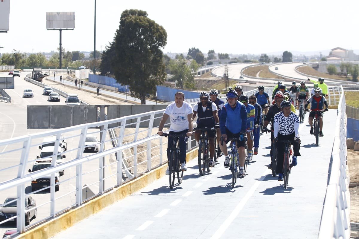 Moreno Valle gastó 637 mdp en 46 km de ciclopistas en Puebla; Armenta invertirá lo mismo en 500 km 4 Moreno Valle gastó 637 mdp en 46 km de ciclopistas en Puebla; Armenta invertirá lo mismo en 500 km