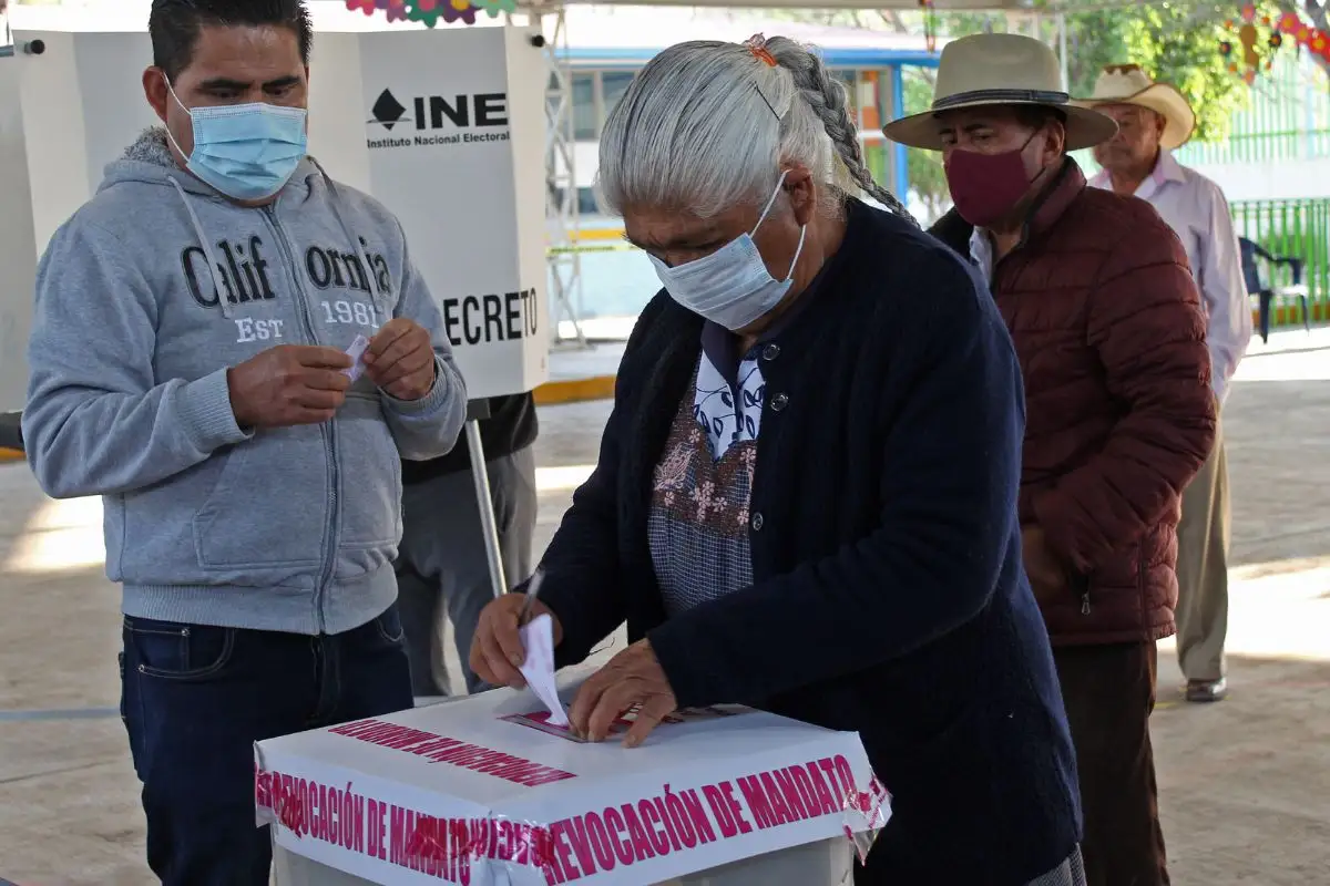 Esto dice iniciativa para la revocación de mandato en Puebla