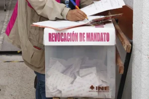 Esto dice iniciativa para la revocación de mandato en Puebla