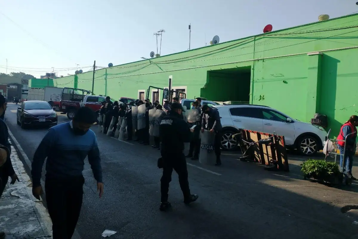 Cabildo de San Pedro Cholula exigirá informe al Síndico por omisión legal tras robo en el mercado Cosme del Razo 1 Exigirán informe a Iván Cuautle por robo en mercado Cosme