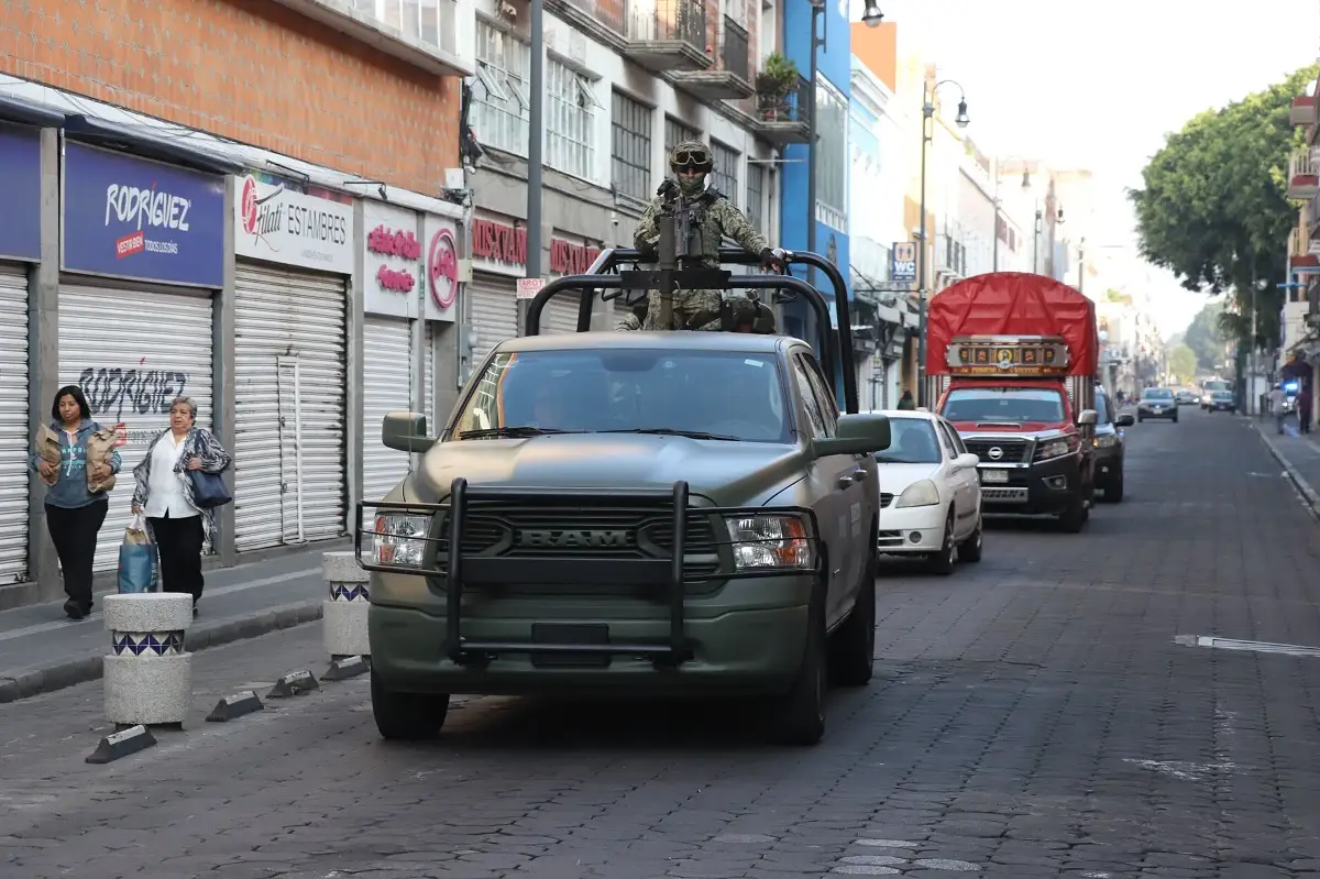 Operativo de reordenamiento en el centro de Puebla