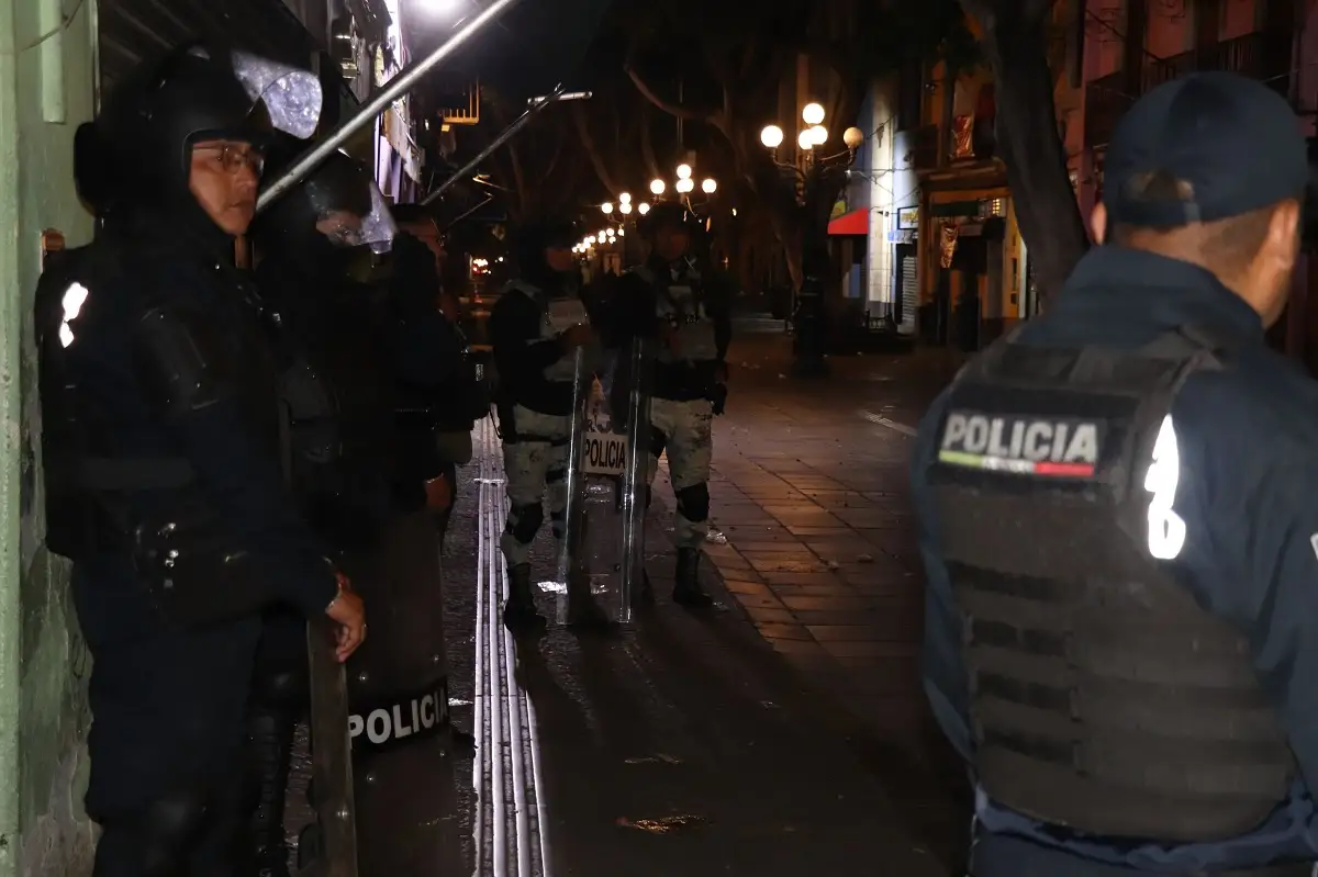 Operativo de reordenamiento en el centro de Puebla