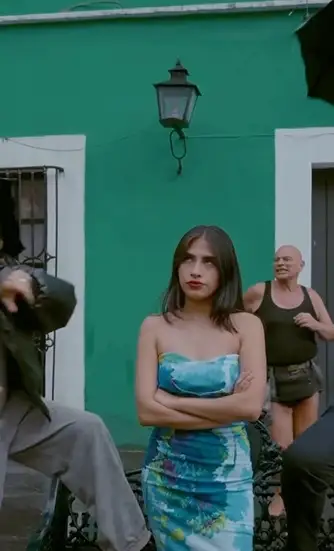 El Pelón del zócalo aparece en video musical de Fer Soberón