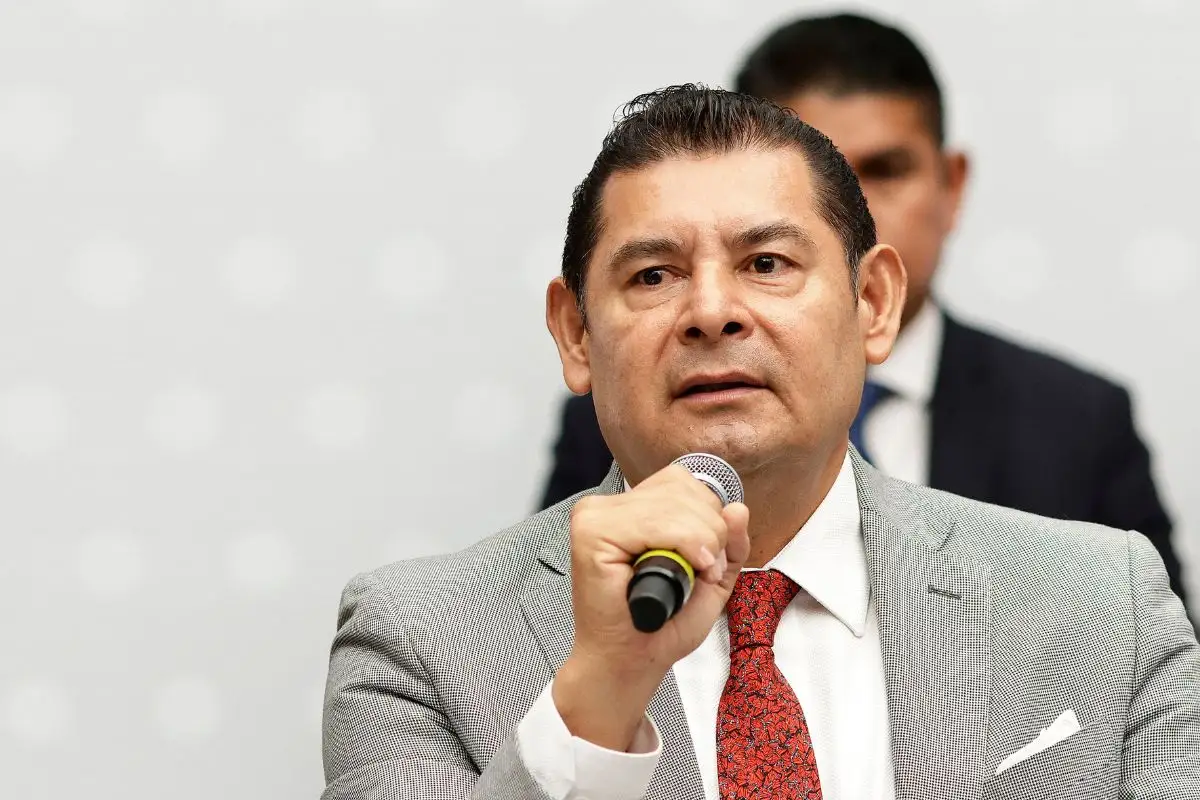 “Pónganse a trabajar”, pide Armenta a alcaldes de Puebla