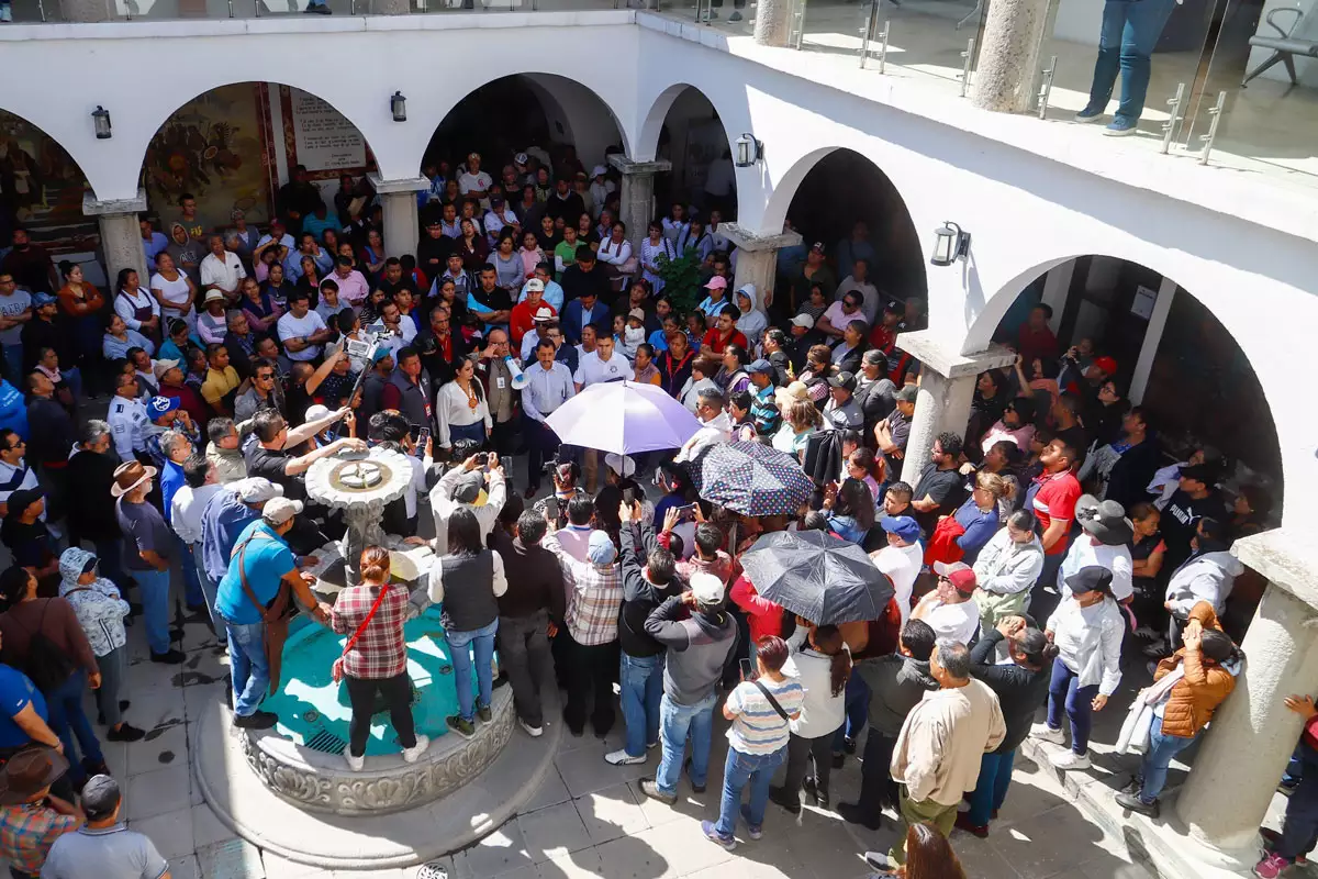 respuesta firme de Tonantzin Fernandez a comerciantes del mercado Cosme del Razo 1