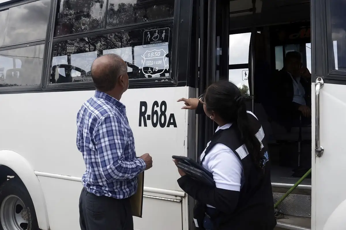 revista vehicular del transporte público