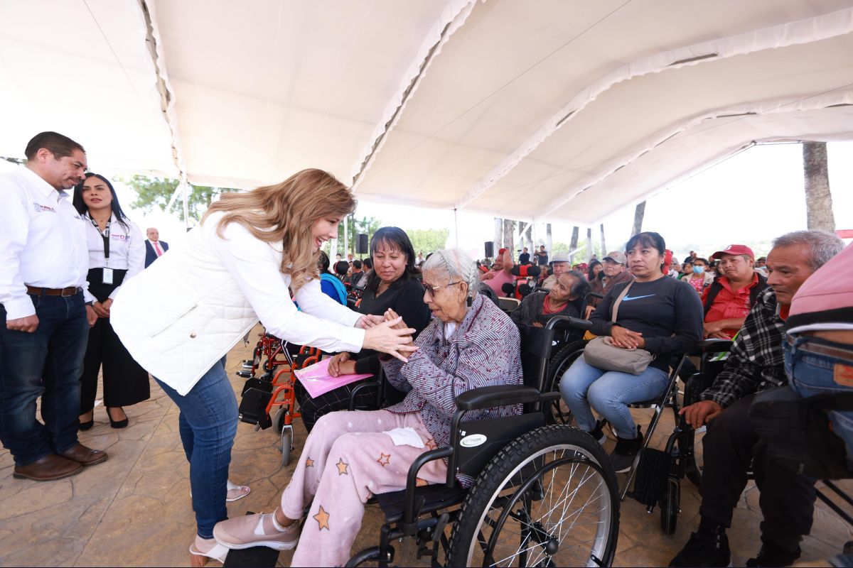 Zacatlán estrena nuevo CRI; lo inauguran Ceci Arellano y Bety Sánchez