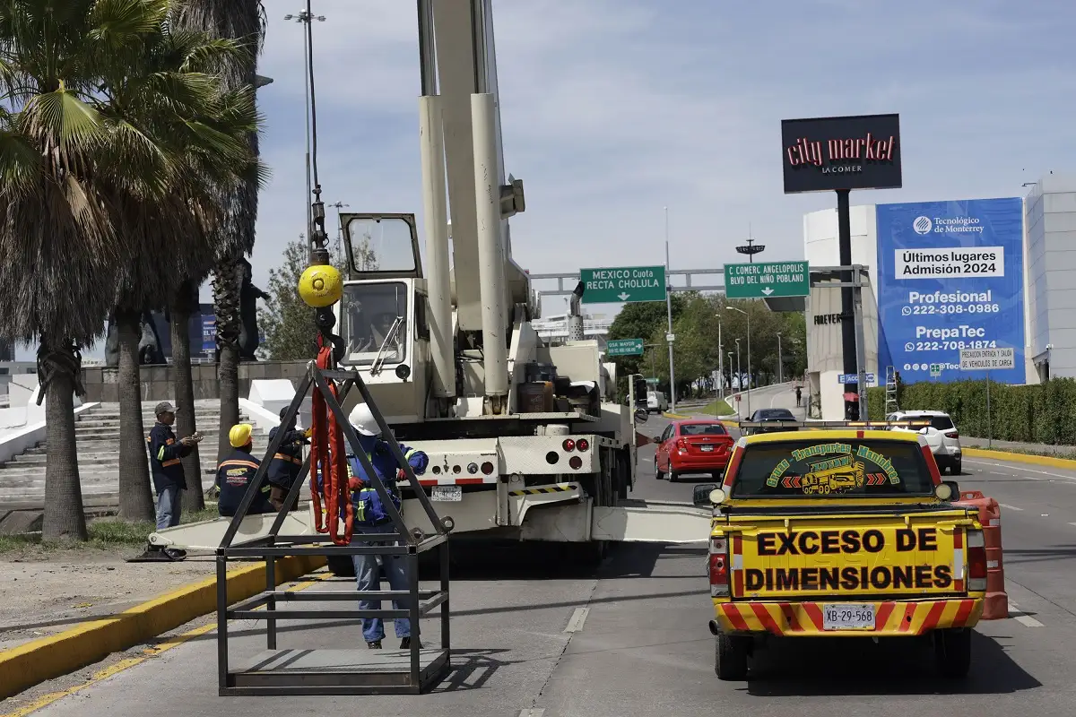 Alcalde de Puebla acepta llamado de dirigencia de Morena para invertir más en servicios públicos