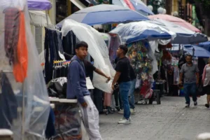 Ambulantes incumplen acuerdos de instalación en el Centro