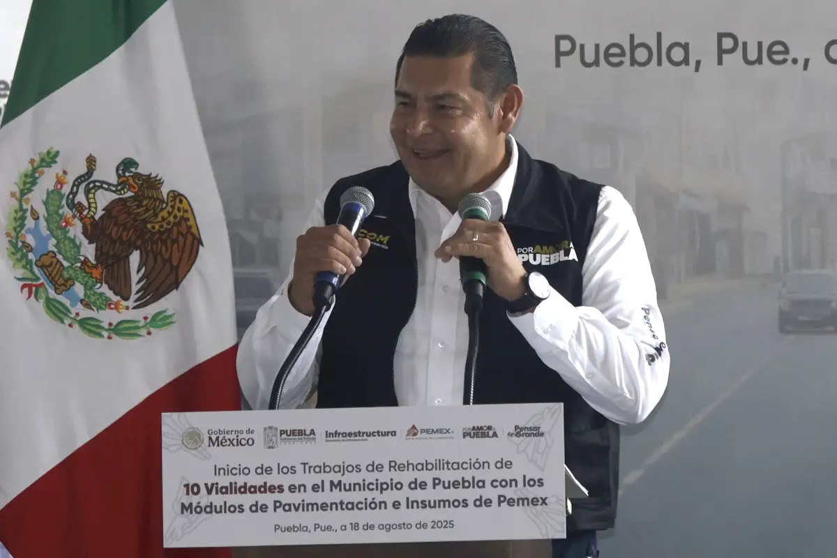 Armenta pide que trabajen los aspirantes a la alcaldía de Puebla  