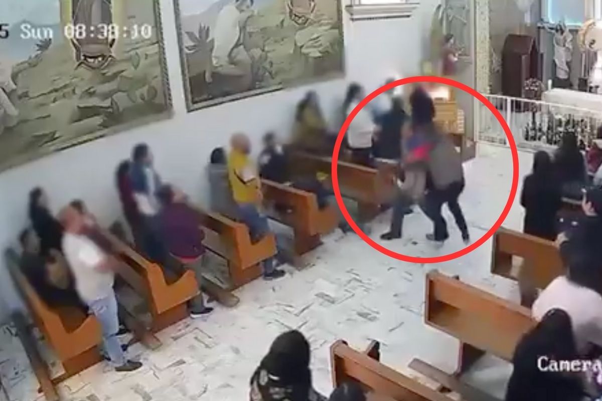 Atacan con machete a feligrés en iglesia del Estado de México; detienen al agresor 2 Atacan con machete a feligrés en iglesia del Estado de México; detienen al agresor 1