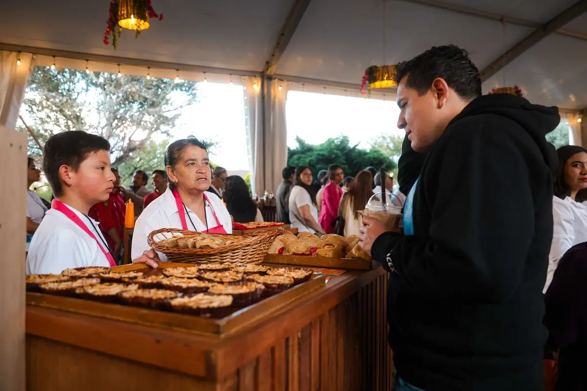 Bety Sánchez inaugura Feria de la Manzana de Zacatlán 2025 Bronco da el primer concierto