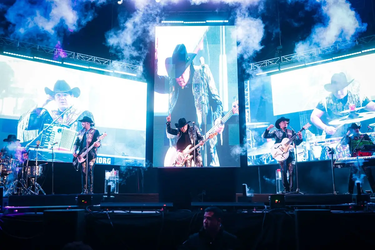 Bety Sanchez inaugura Feria de la Manzana de Zacatlan 2025 Bronco da el primer concierto 6