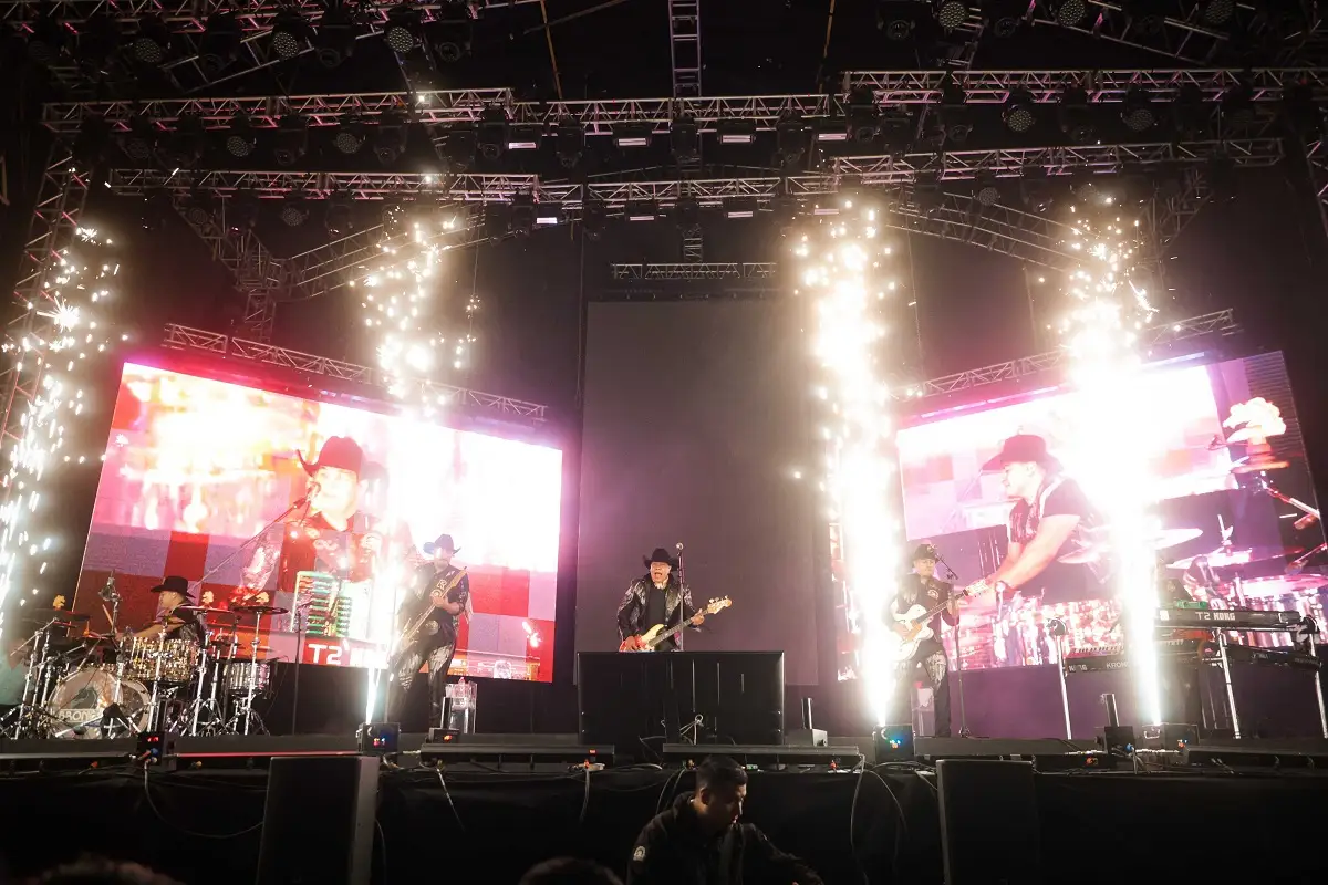 Bety Sanchez inaugura Feria de la Manzana de Zacatlan 2025 Bronco da el primer concierto 8