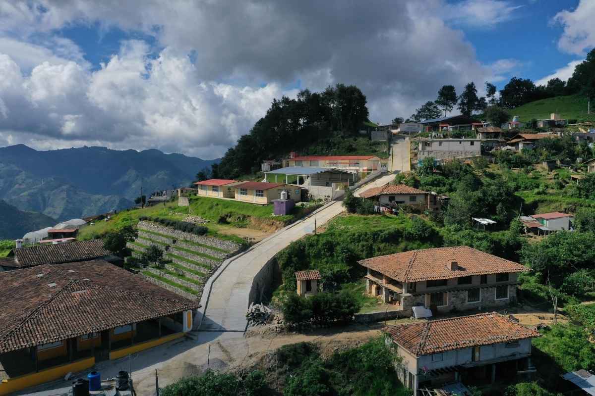 Bety Sánchez inaugura calle en Cuacuila- “después de muchos años, ya es una realidad”, dicen pobladores
