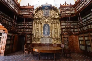 Colocaron “chips de ropa” en piezas de museos y libros de la Biblioteca Palafoxiana