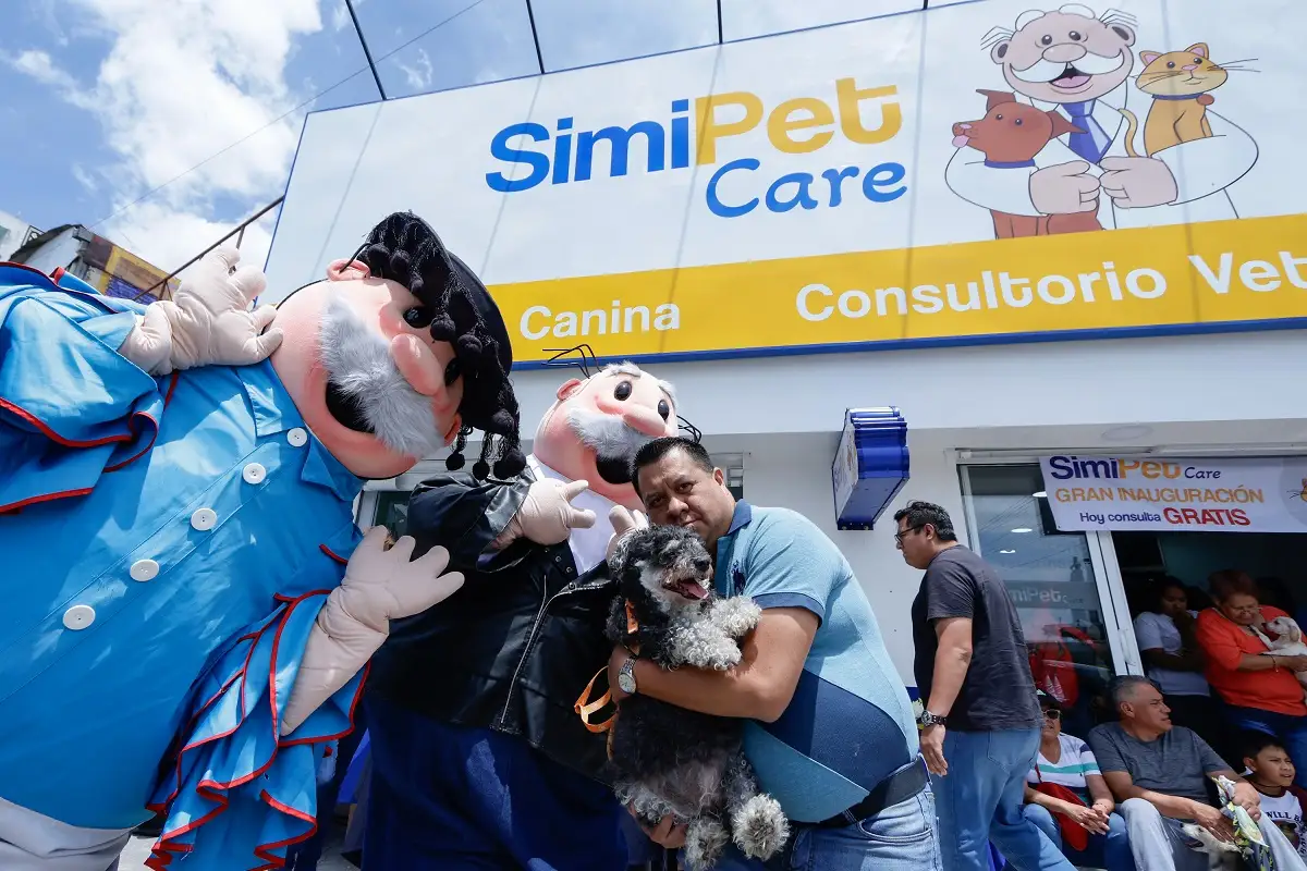 Con consultas gratuitas, inauguran la primera clínica Simi Pet Care Puebla