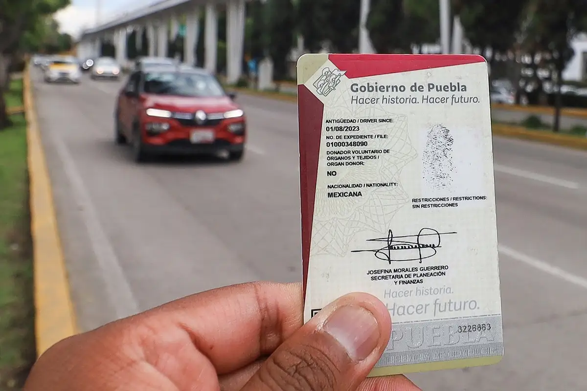 Detectan licencias de conducir falsas en Puebla; se ofrecen en plazas comerciales 1 Detectan licencias de conducir falsas en Puebla; se ofrecen en plazas comerciales