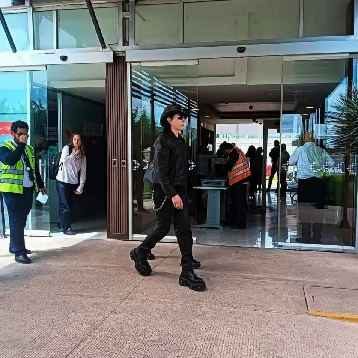 Fans acampan para ver a Marilyn Manson en la Fenapo 2025