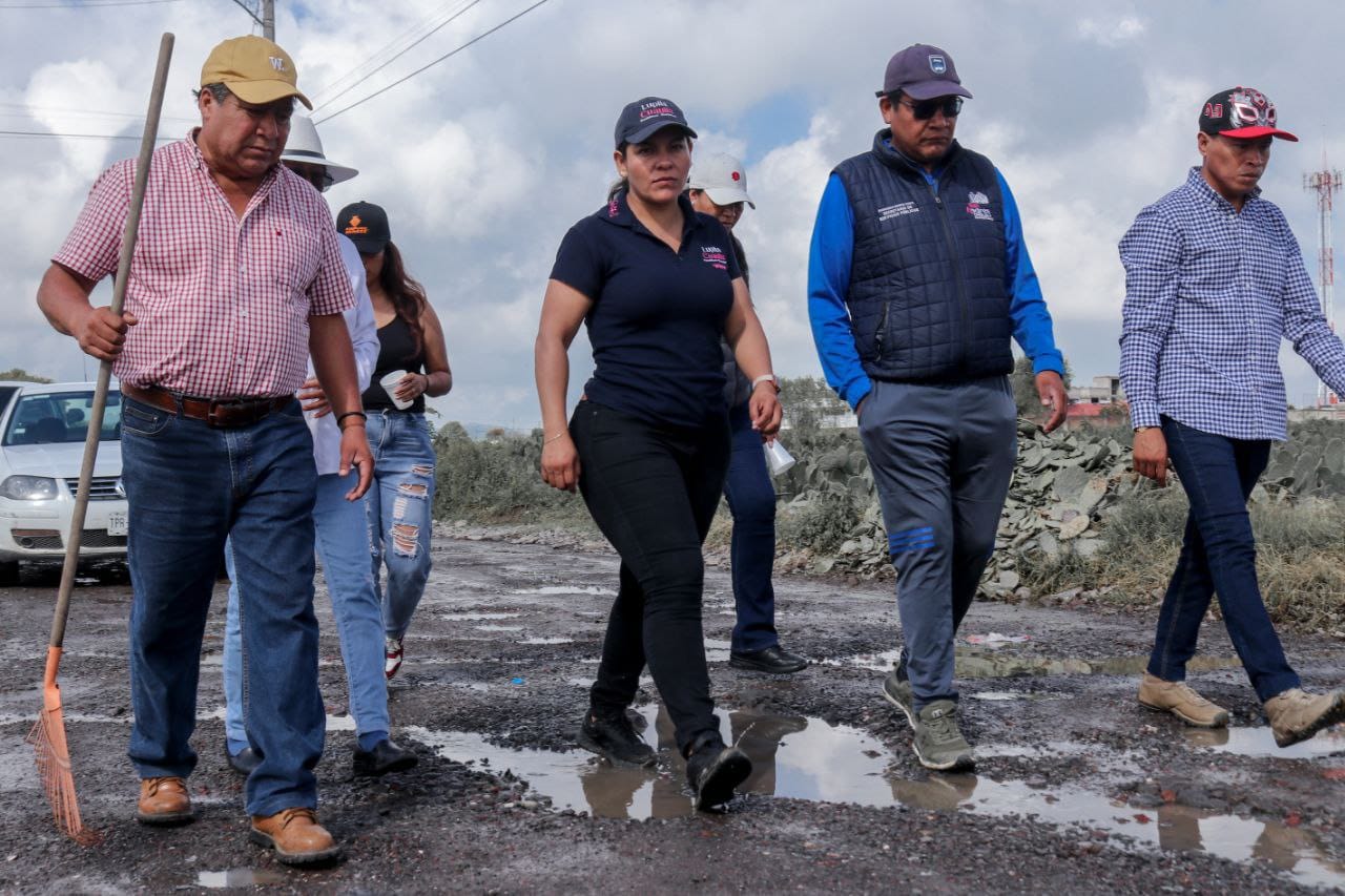Mejora Lupita Cuautle seguridad e imagen urbana con mantenimiento y alumbrado en Tlaxcalancingo 1 Imagen de WhatsApp 2025 08 24 a las 16.15.28 647e2bff