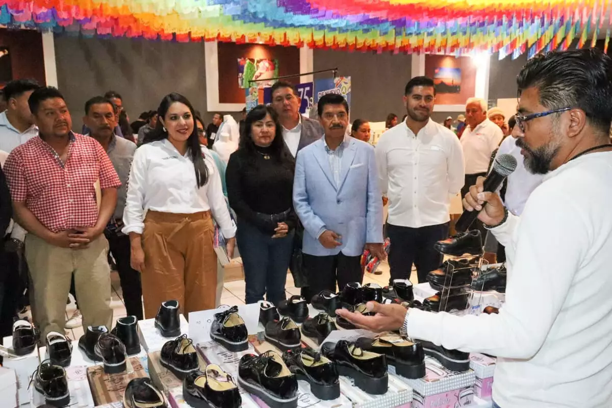 Inaugura Tonantzin Fernandez la Feria del Regreso a Clases Profeco 2025 1