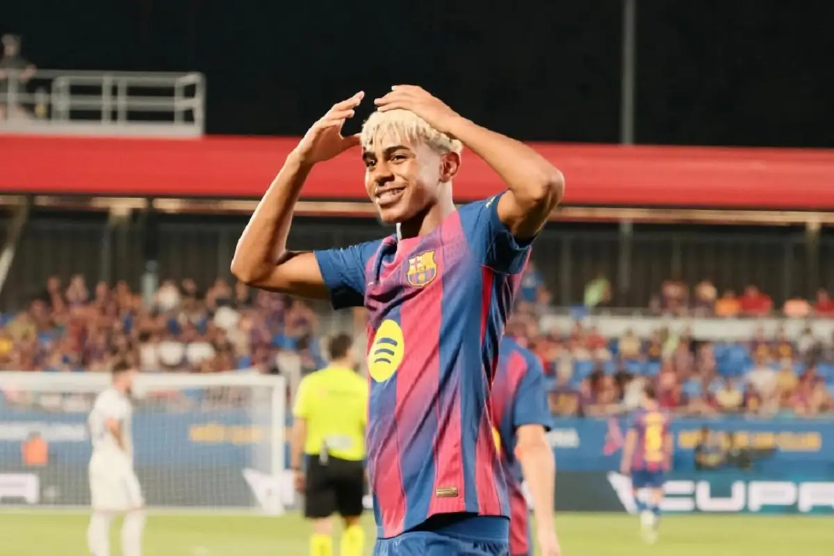 Lamine Yamal, la nueva joya del Barcelona que hereda el 10 1 Lamine Yamal, la nueva joya del Barcelona que acelera su camino hacia la élite y hereda el 10